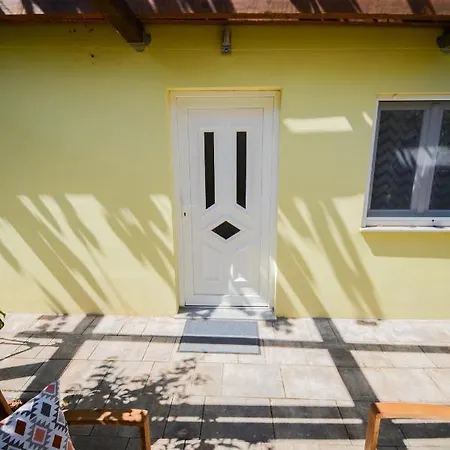 Apartament Grey&yellow *