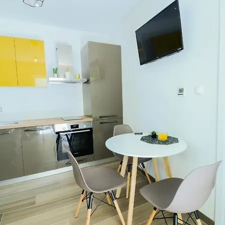 Apartament Grey&yellow *