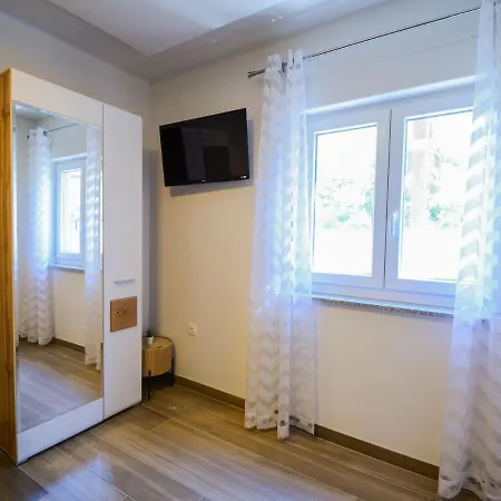 아파트 Grey&yellow